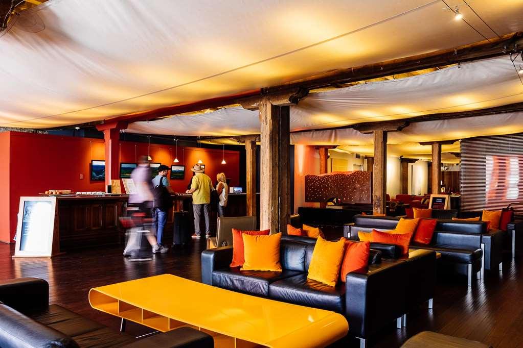 The Henry Jones Art Hotel Hobart Exteriör bild The interior of the lounge