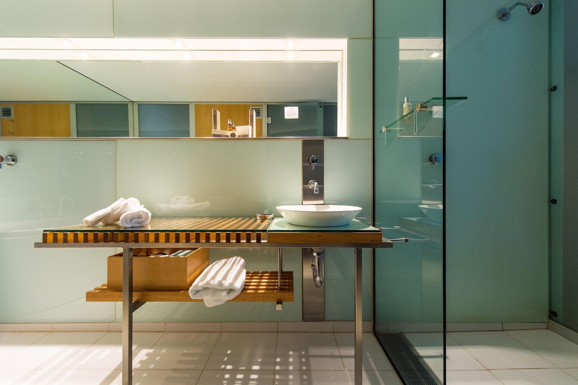 The Henry Jones Art Hotel Hobart Exteriör bild Bathroom