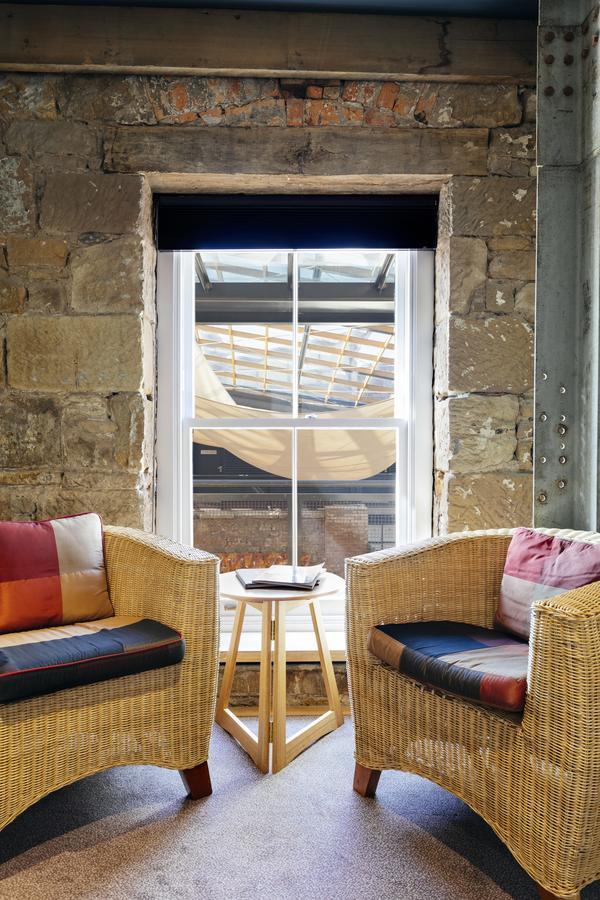 The Henry Jones Art Hotel Hobart Exteriör bild The interior of the hotel