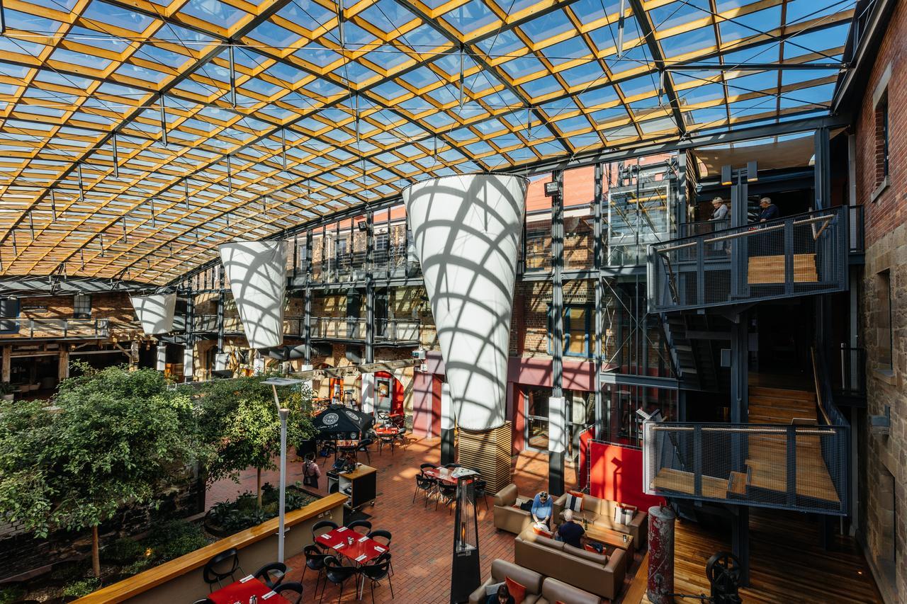The Henry Jones Art Hotel Hobart Exteriör bild The interior of the building