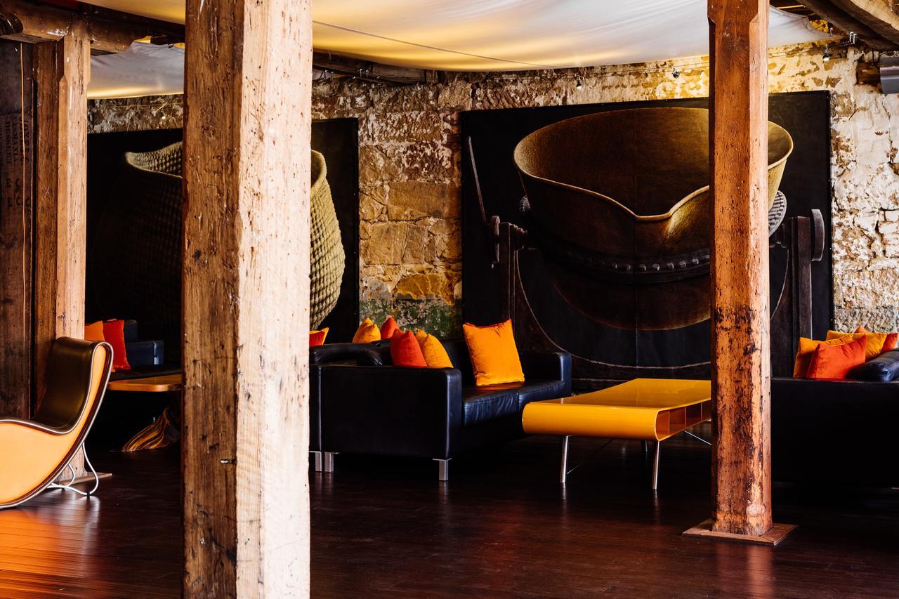 The Henry Jones Art Hotel Hobart Exteriör bild The interior of the restaurant